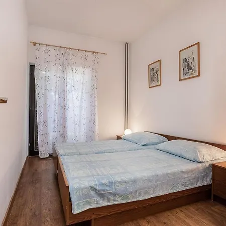 Marijana アパート