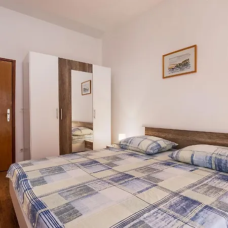 Marijana アパート