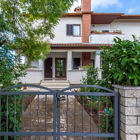 Marijana アパート